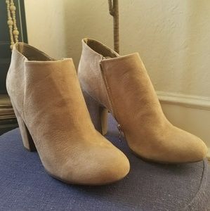 Size 11 Target tan suede heeled booties